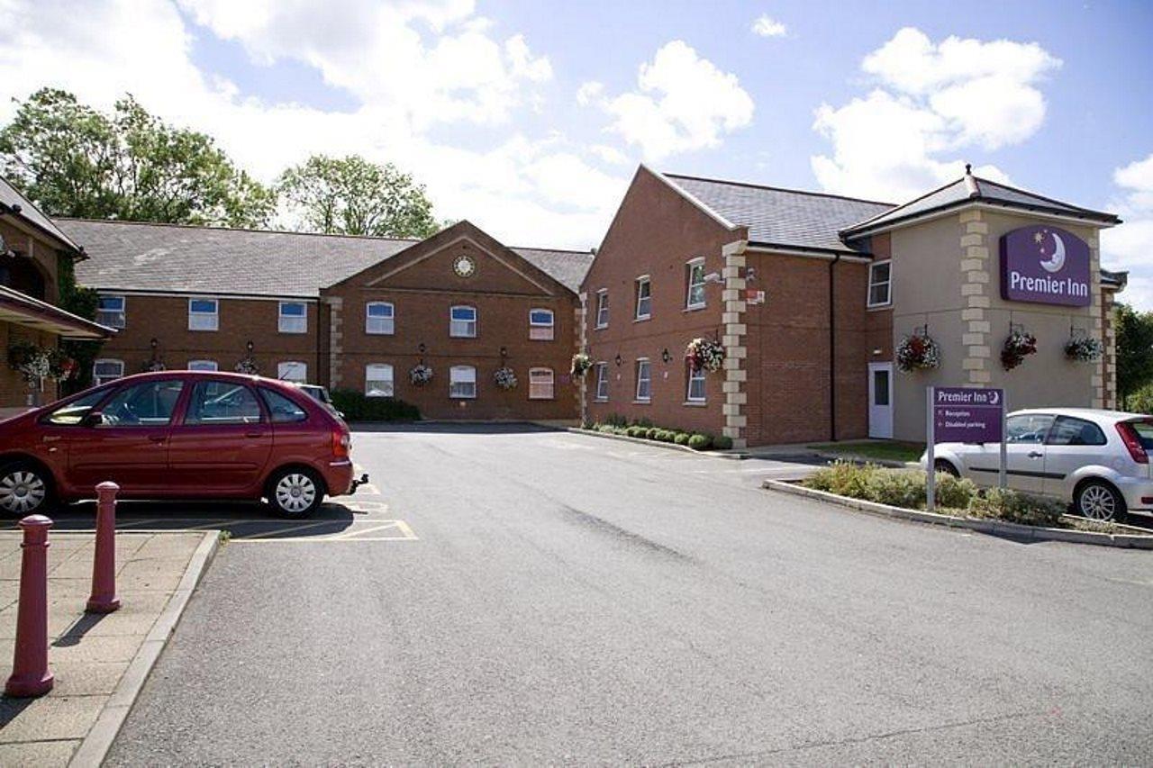 Premier Inn Kettering Exterior photo