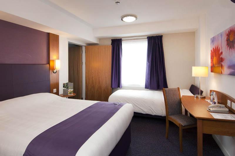 Premier Inn Kettering Exterior photo
